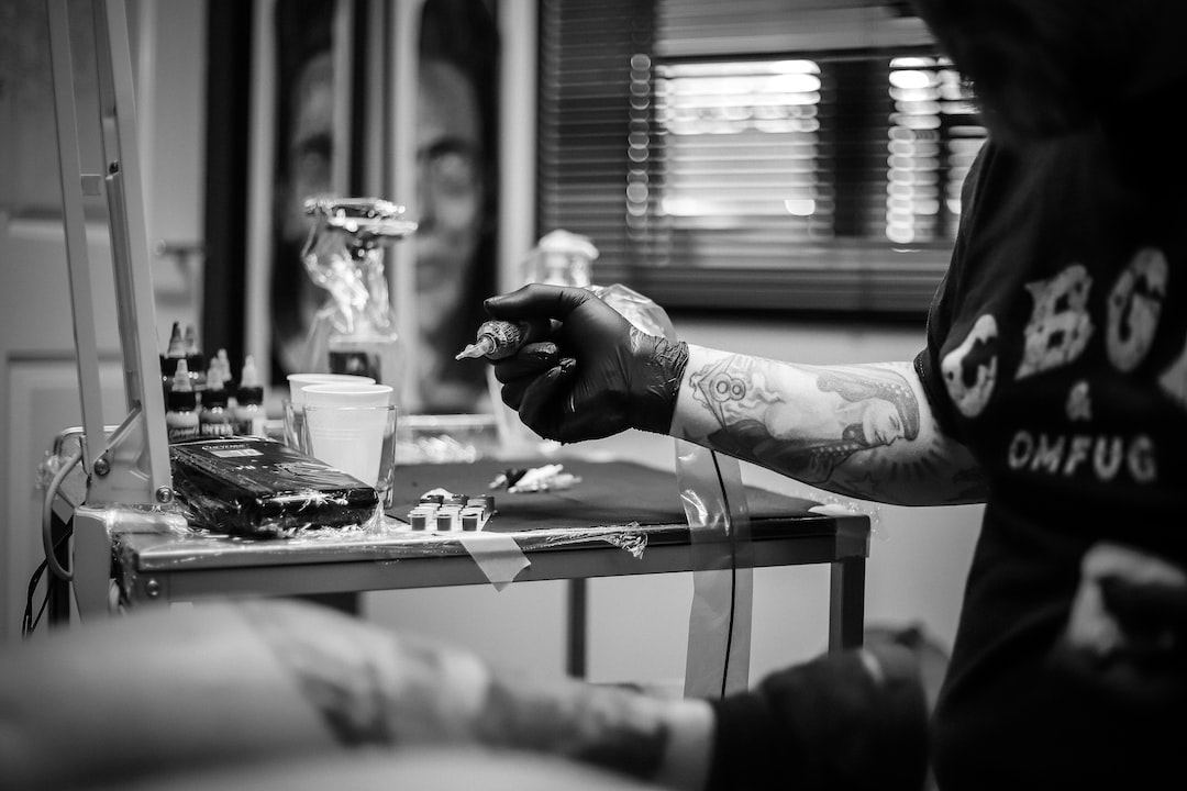 Tatuaże na różnych częściach ciała: Porady i wyzwania dla artystów